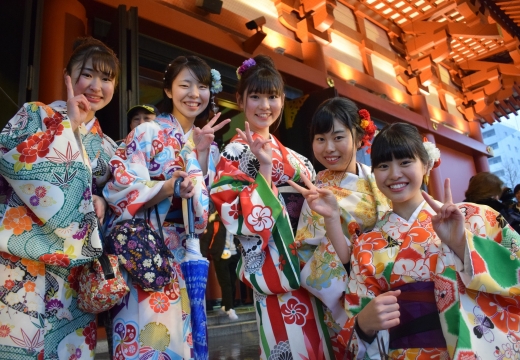 Japanese women in traditional clothing